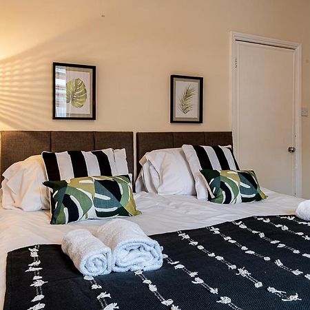 2 Bed, Up To 6 Guests Near Chester City Centre 外观 照片