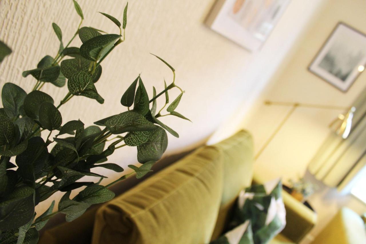 2 Bed, Up To 6 Guests Near Chester City Centre 外观 照片