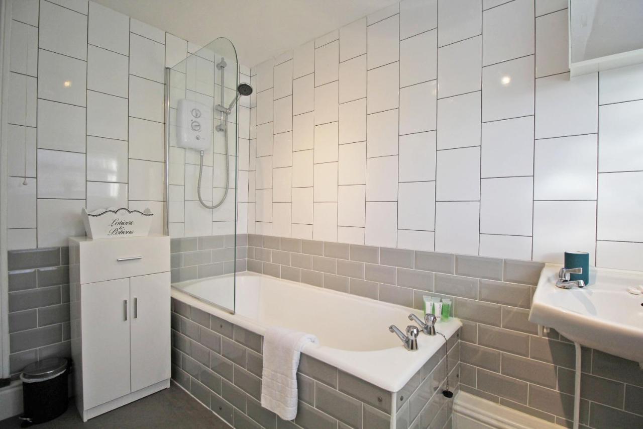 2 Bed, Up To 6 Guests Near Chester City Centre 外观 照片