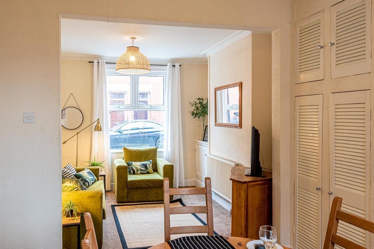 2 Bed, Up To 6 Guests Near Chester City Centre 外观 照片