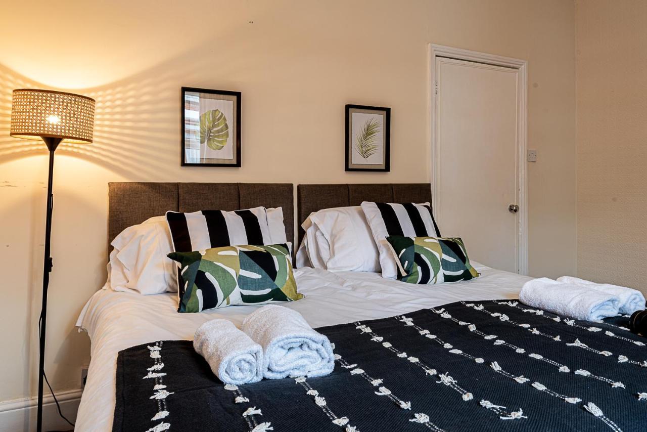 2 Bed, Up To 6 Guests Near Chester City Centre 外观 照片